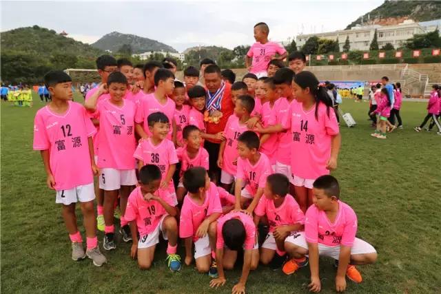 绿茵场上的追梦人——他让我们看到中国足球的希望