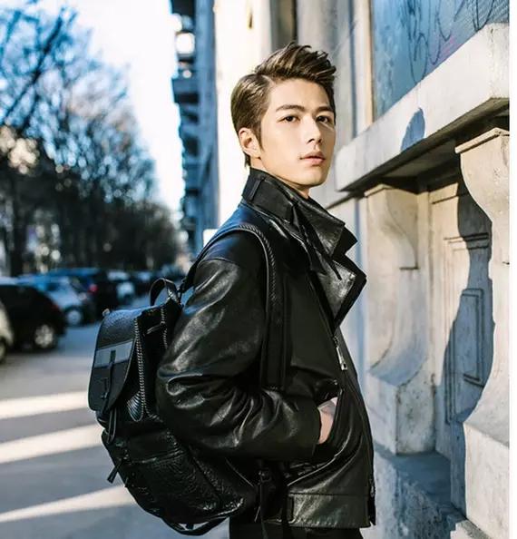 常规款皮夹克适合哪个季节穿,皮夹克什么季节穿合适