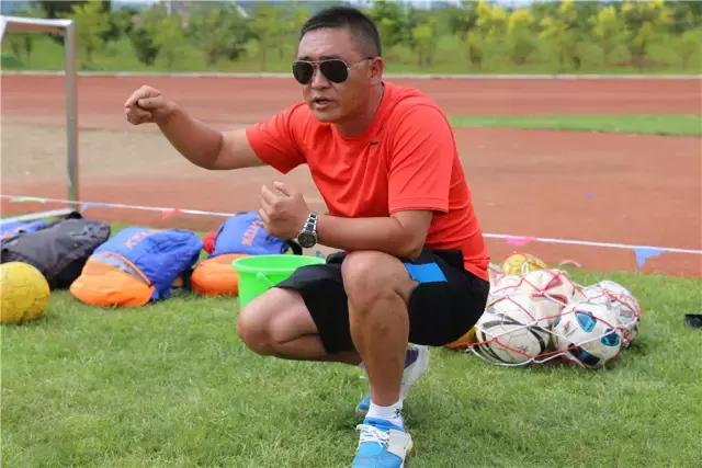 绿茵场上的追梦人——他让我们看到中国足球的希望