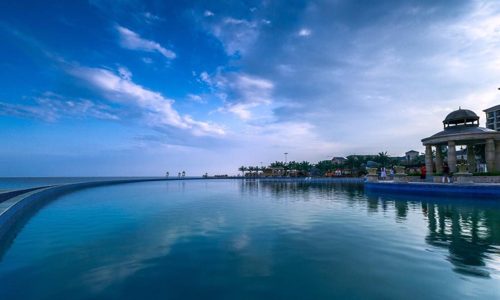 启东海上威尼斯黄金海滩,启东海上威尼斯碧海银沙无边泳池