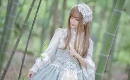 lolita文化，这些美丽的小裙子治愈了少女们成长的痛苦