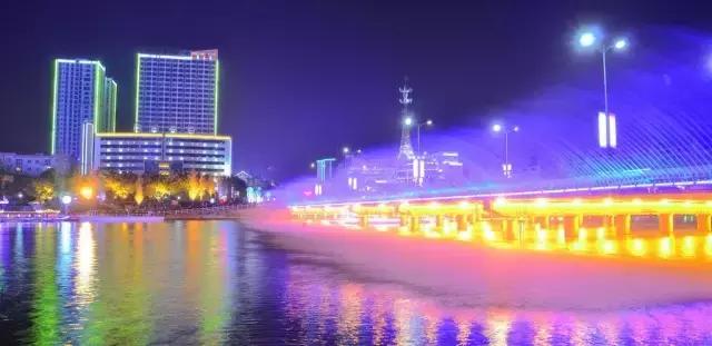 成都附近的旅游景点推荐四姑娘山,距成都五个多小时的地方