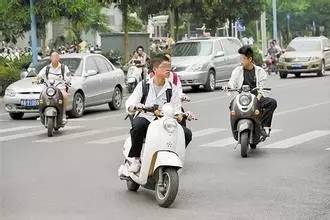 上学了怎么提醒,上学路上需小心