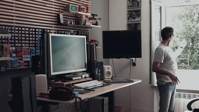 你拿镜子晃人时，有人用它点亮地下室居住者的家，为100万人带去温暖的阳光！