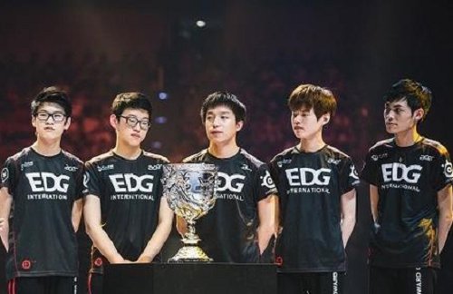 小组赛第一轮lpl四队观察简报,lpl总决赛小组赛分析