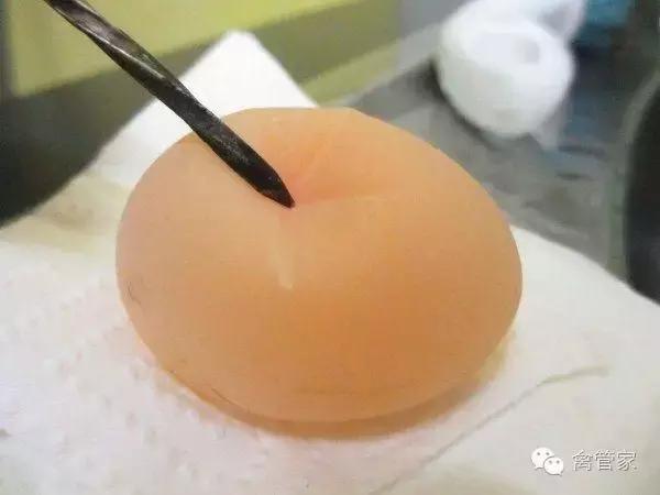 买鸡蛋打碎了什么征兆,鸡蛋生出来畸形的怎么回事