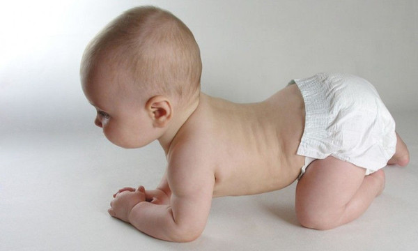 婴幼儿湿疹怎么护理好得快 (婴幼儿湿疹的症状及处理方法)