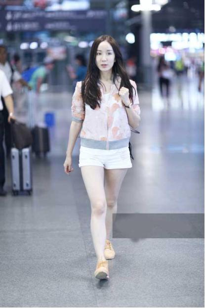 娄艺潇变装视频完整版2018,变装秀娄艺潇