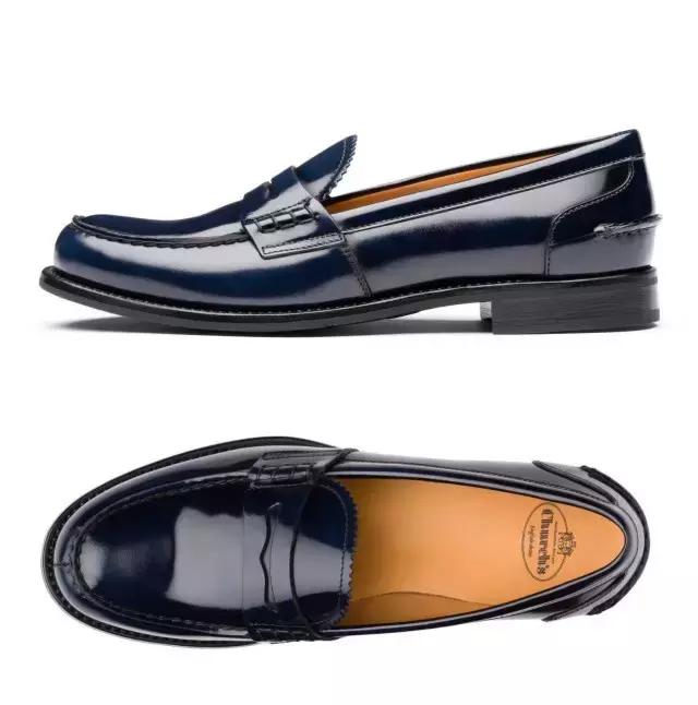 美得毫不费力的姑娘,都有一双乐福鞋