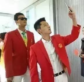 张继科香港表演赛撩妹,张继科爱撩妹