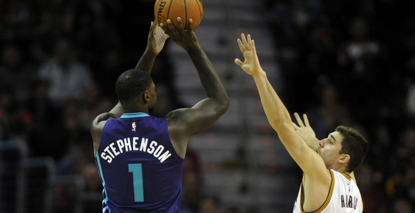 曾*戏调**詹皇之人，一度无球可打，如今仅获底薪合同！