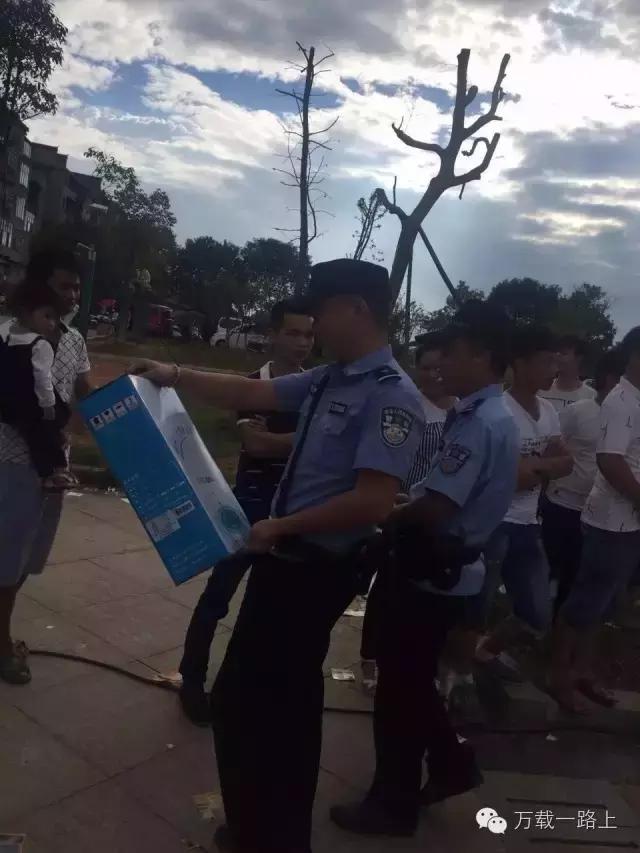 义丰彩票中奖50万,屯溪彩票中奖2700万