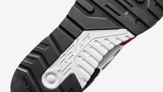 NewBalance靠着与周杰伦合作实现大逆袭！