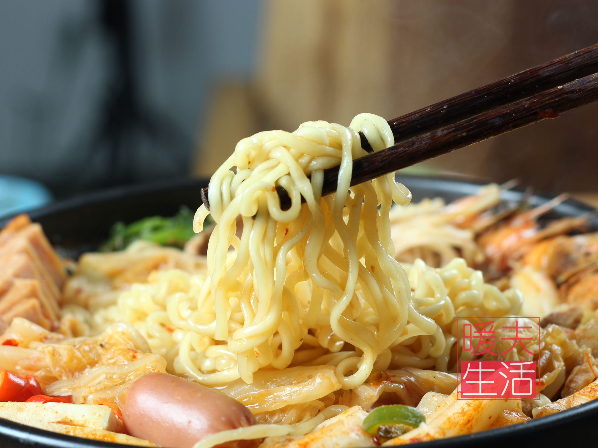 咕嘟咕嘟沸腾的火锅,不腻的部队火锅