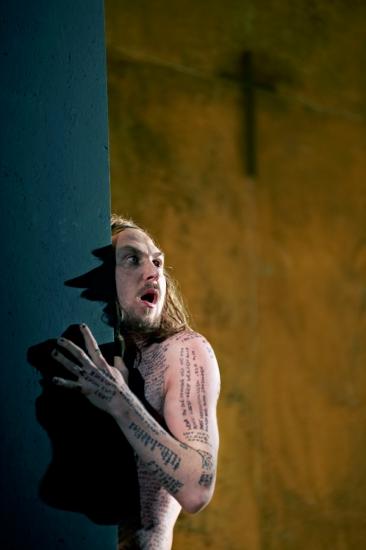 德国戏剧梦之队“狂飙热血”演绎喜剧《伪君子》