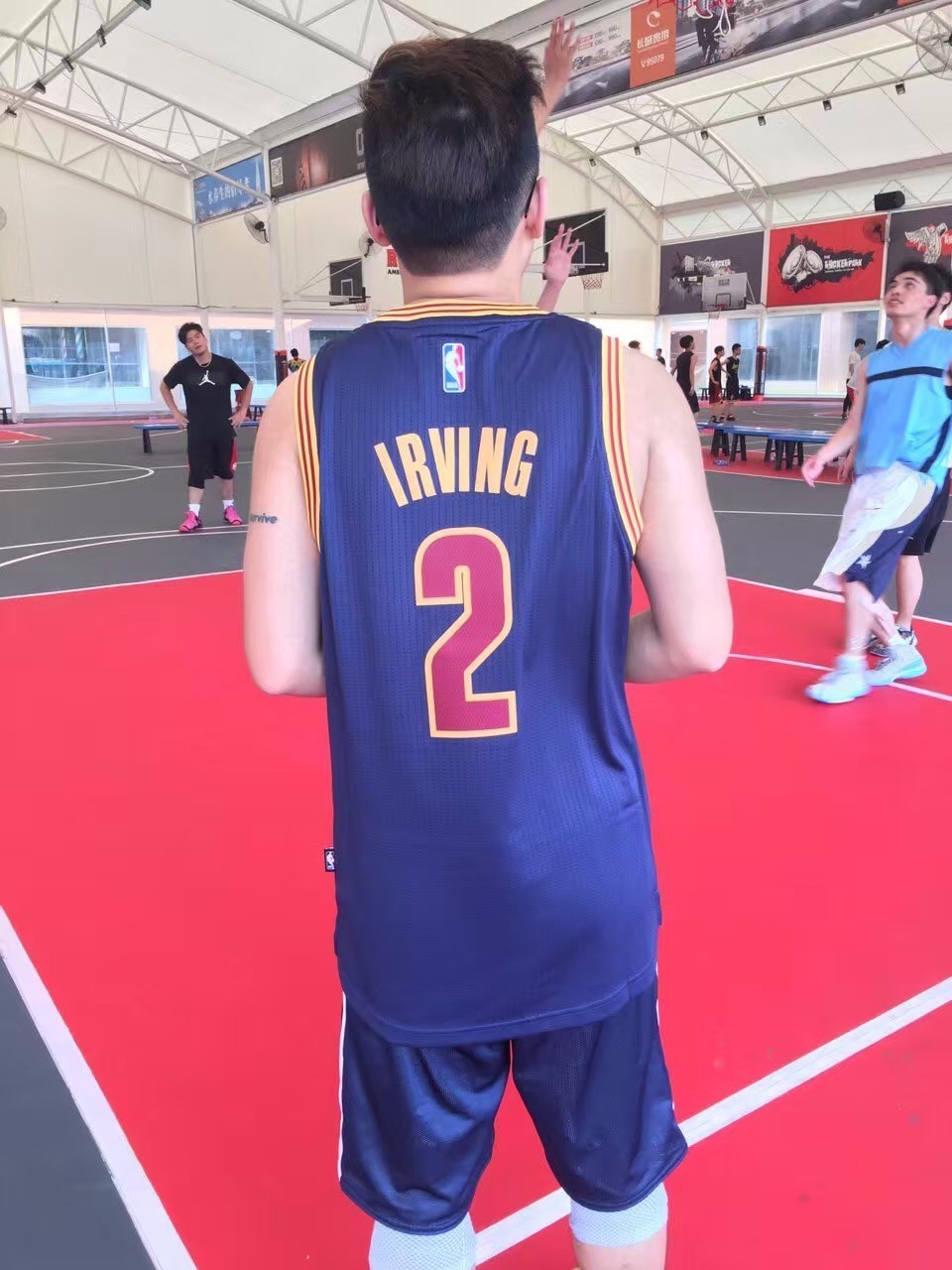 关于nba球衣的冷知识,装b篮球招式