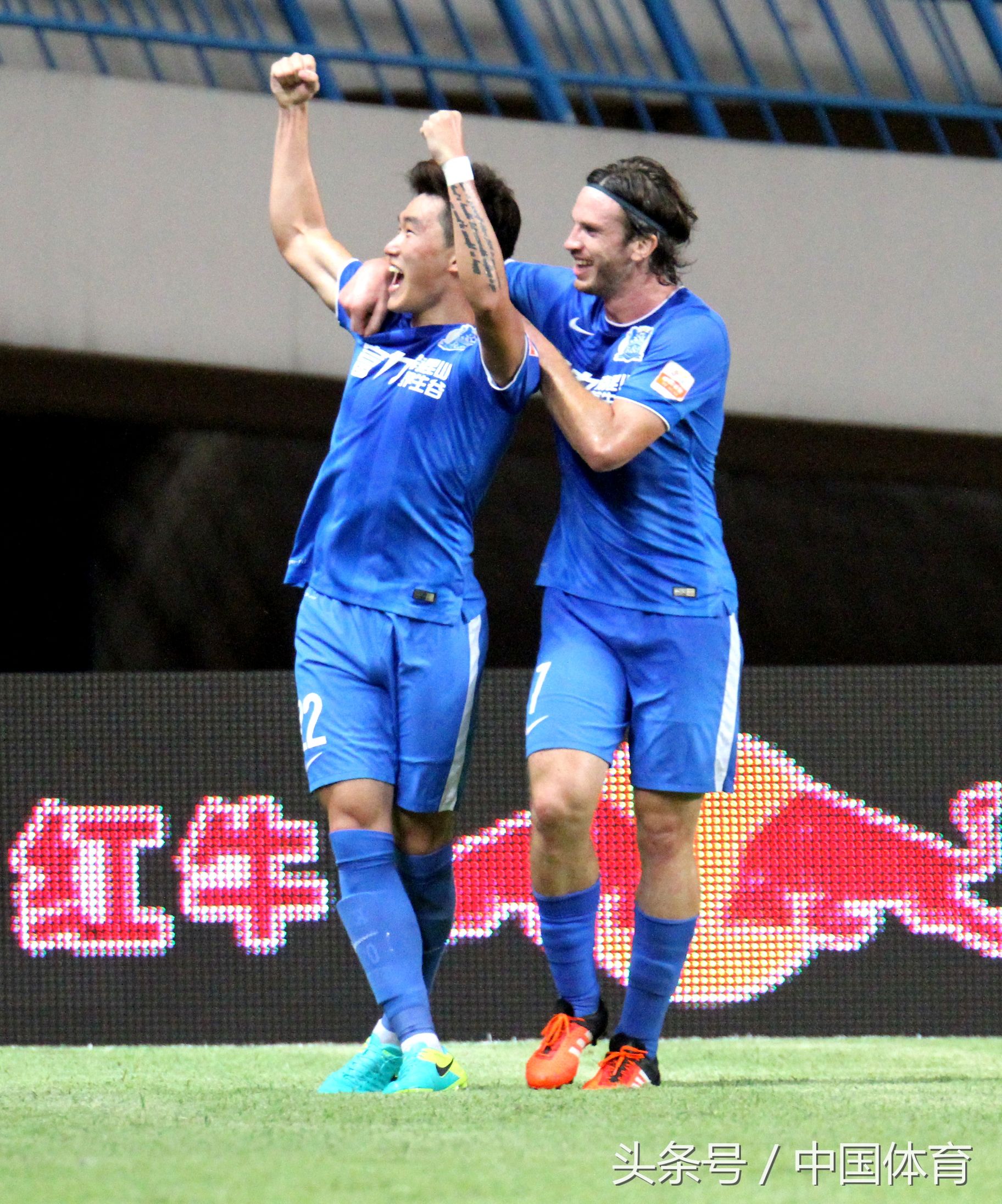 世预赛40强赛国足进入12强,世预赛十二强赛韩国视频