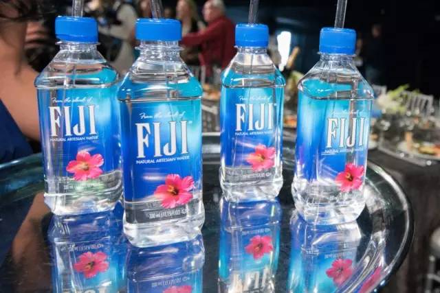 斐济矿泉水王思聪,王思聪喝斐济水是什么意思