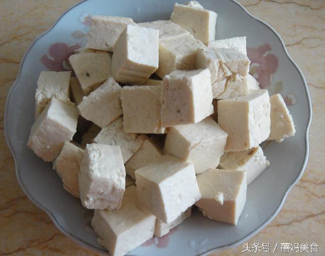 农村制作臭豆腐长出蛆虫了,臭豆腐为什么会长蛆虫