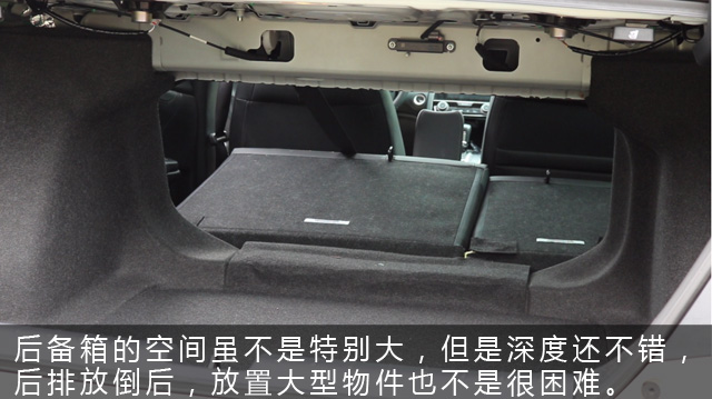 陈震试驾十代思域,本田十代思域下雨天试驾