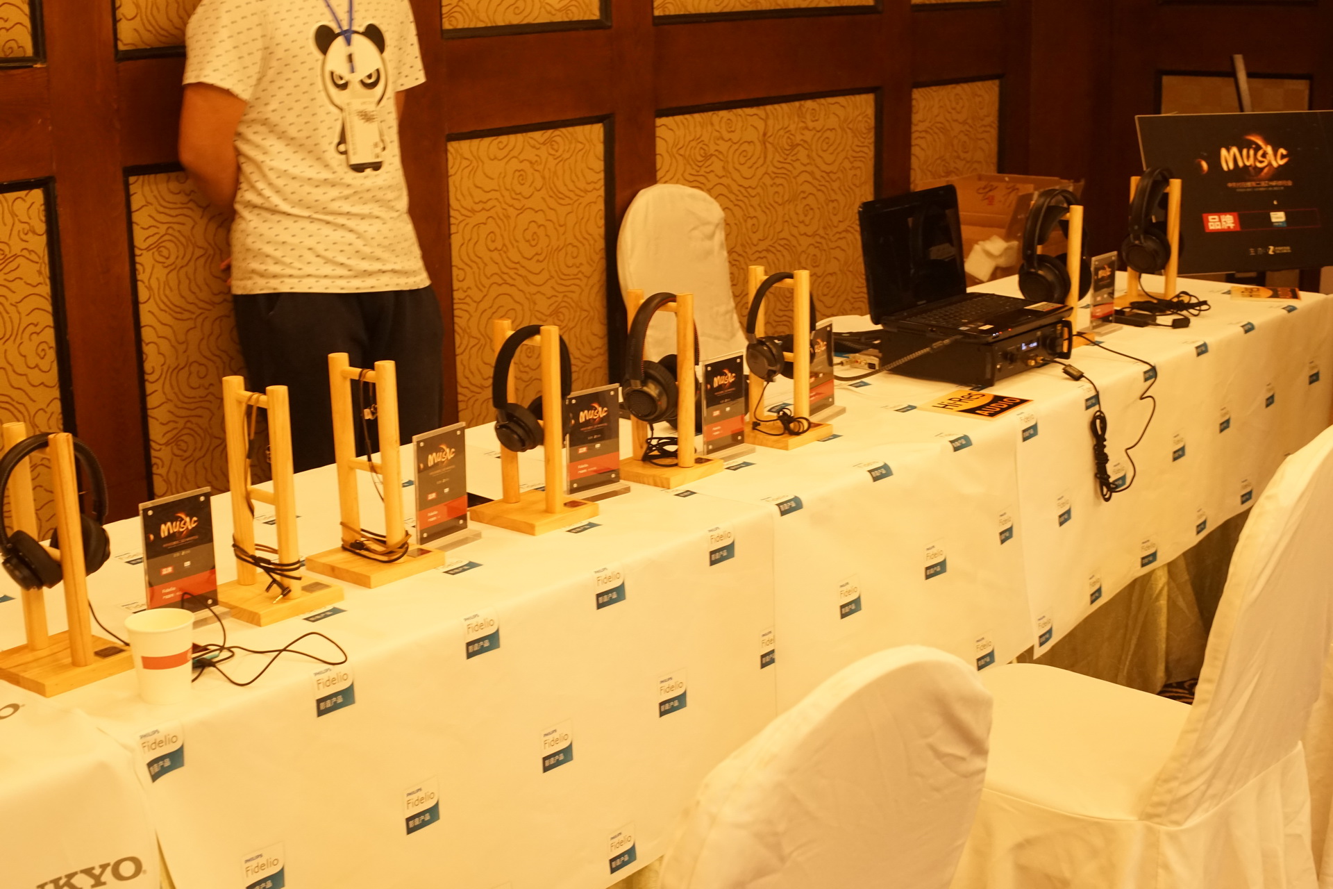 某IT垂直网站四度转手失败，只能开展会卖HIFI耳机器材了？