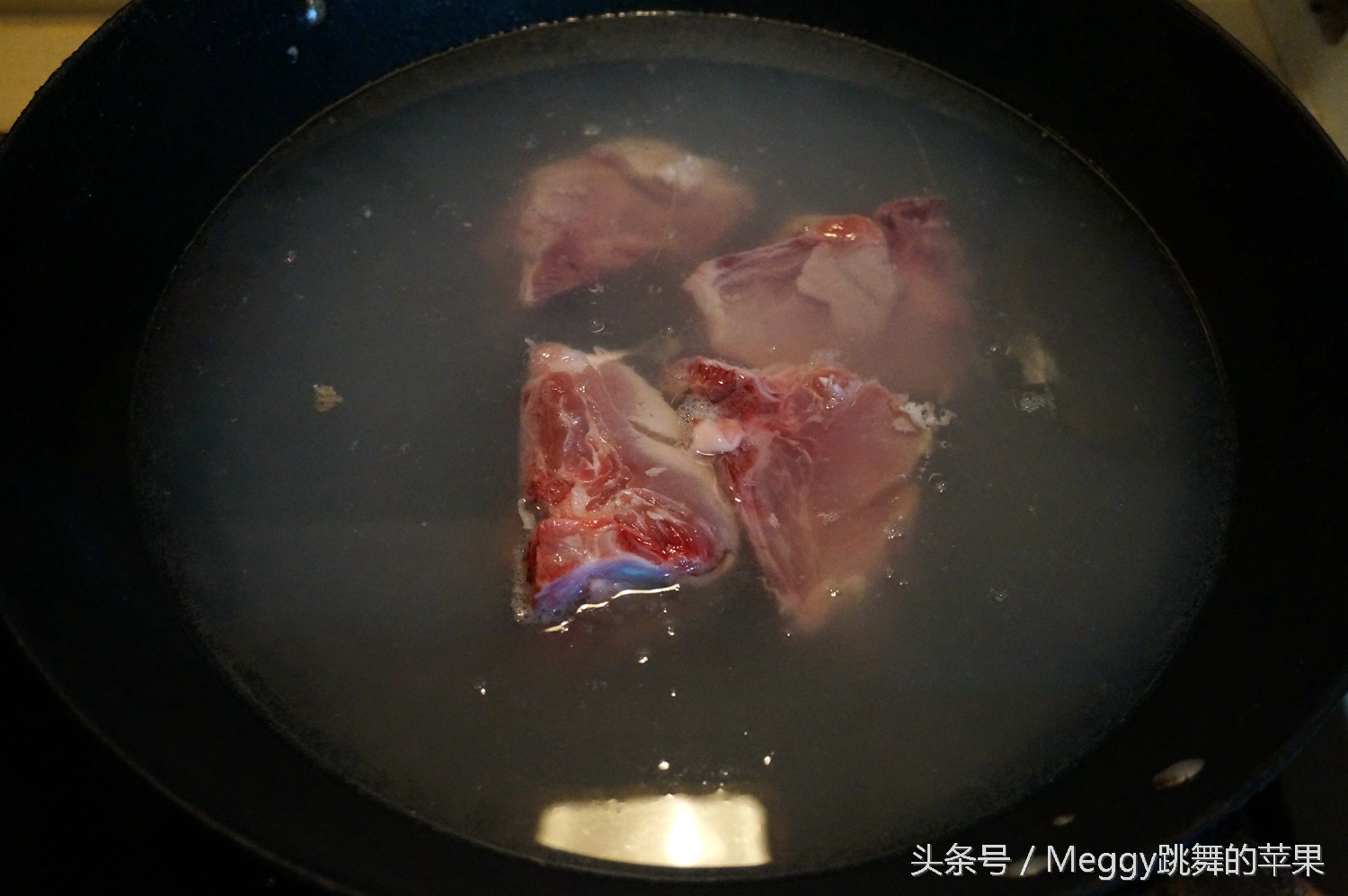 排骨汤放点什么药材有益于恢复,鲜而不腻的排骨汤