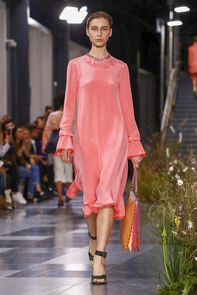 让PaulSmith七彩条纹包成为你肩头的整个春天