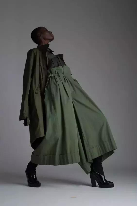 解构主义设计师川久保玲,川久保玲解构主义