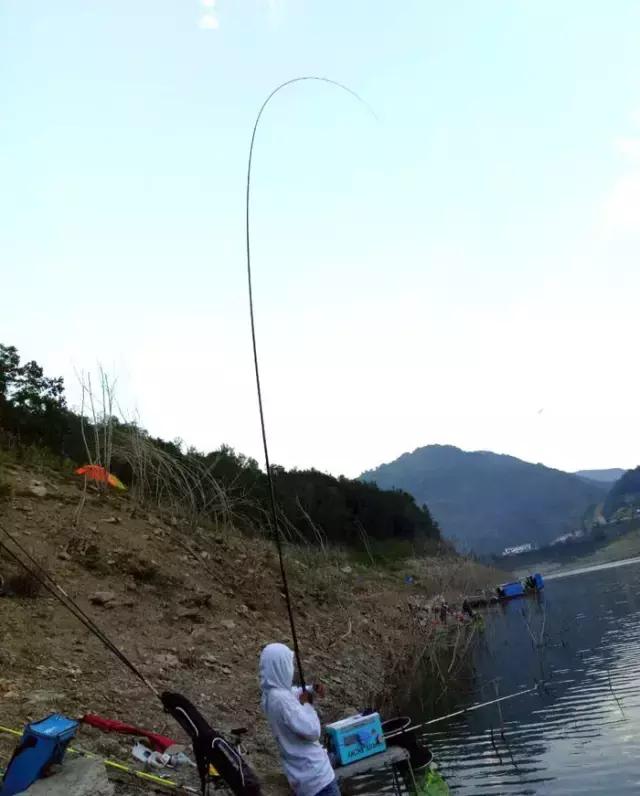 閽撻奔娓旇幏鎴樻姤,閽撻奔浜虹鎭╃埍