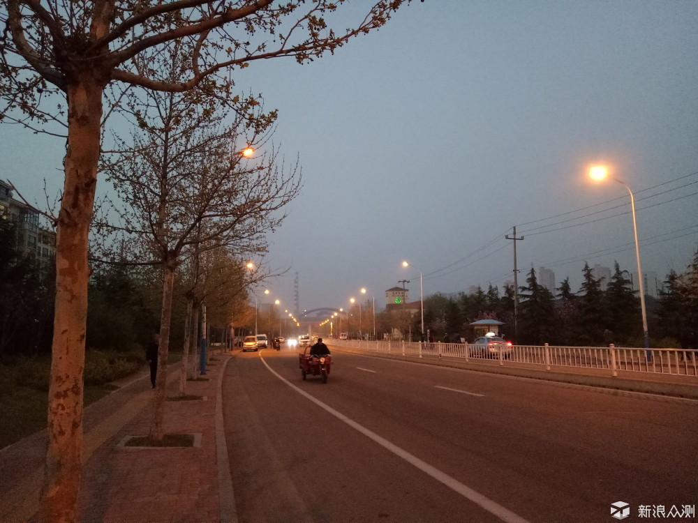 一代最经典的oppor9手机,充电快的oppo手机推荐