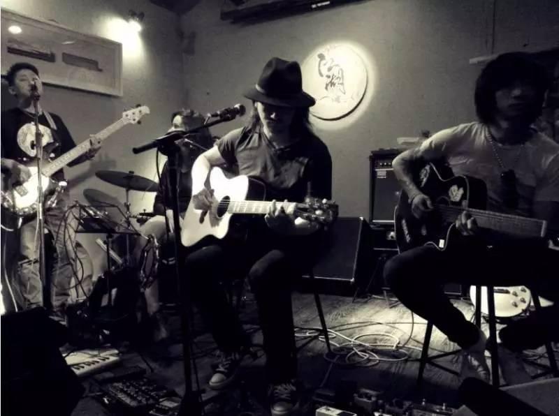 原创|范学德:李夏一曲《离开北京》唱尽了离别