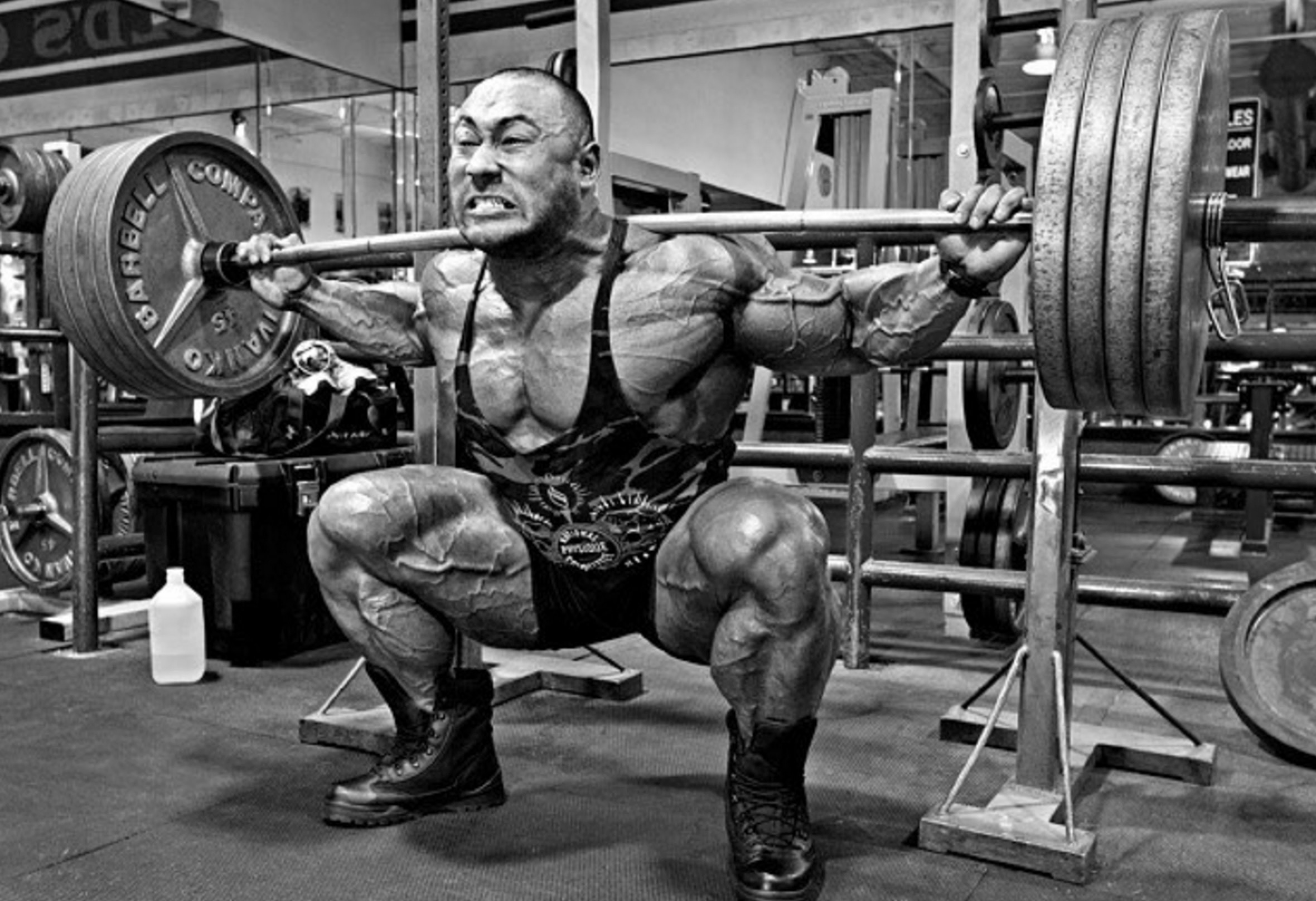 健身身上爆出来的是青筋还是血管,为什么健身的人都青筋暴起