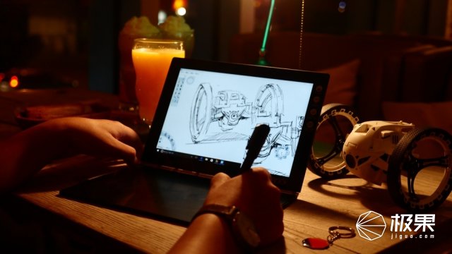 联想把30多年的笔记本键盘颠覆了,取消按键还能在上面画画
