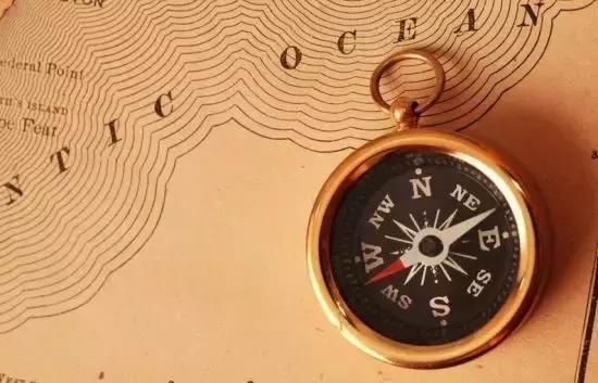 野外没有指南针怎么办,在野外没有指南针怎么辨别方向