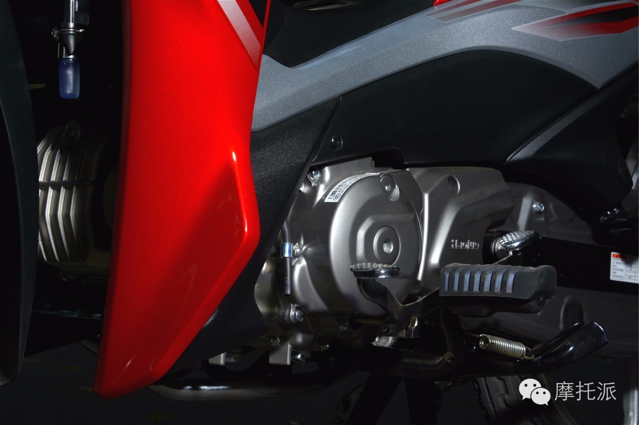 豪爵uh110和威武110s,豪爵铃木uh110摩托车评测