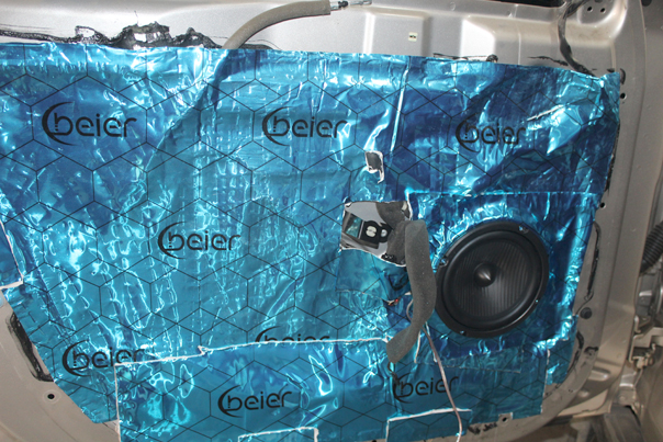 荣威550车底隔音隔热海绵垫,荣威550隔音改装案例