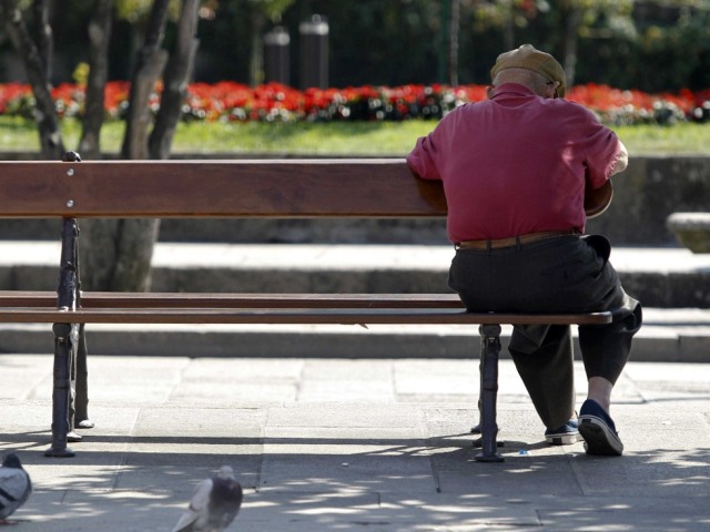 别让老年人孤独,别让孤独成为父母的陪伴者