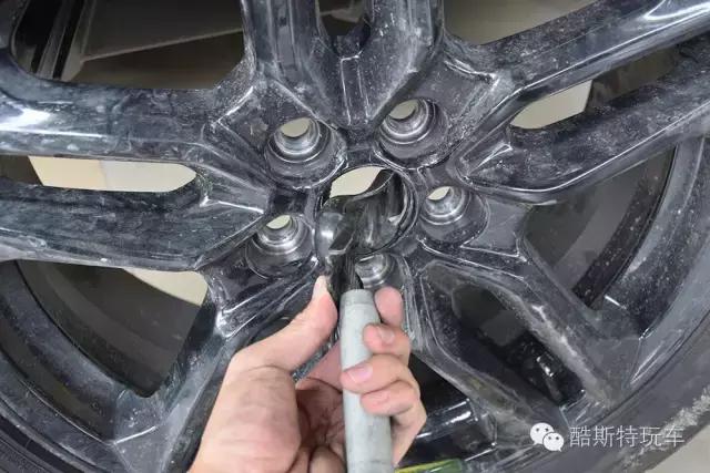 福特锐界的换轮胎教程,福特锐界更换轮胎推荐