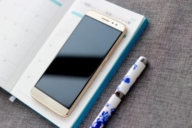 麦芒5高低配外观区分,华为麦芒5有光学防抖吗