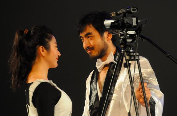 《群鬼2.0》导演王翀：我们的眼界仍旧滞后于世界戏剧30年