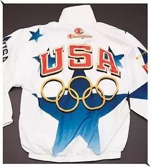 穿了一件很喜欢的卫衣,champion卫衣连帽和圆领