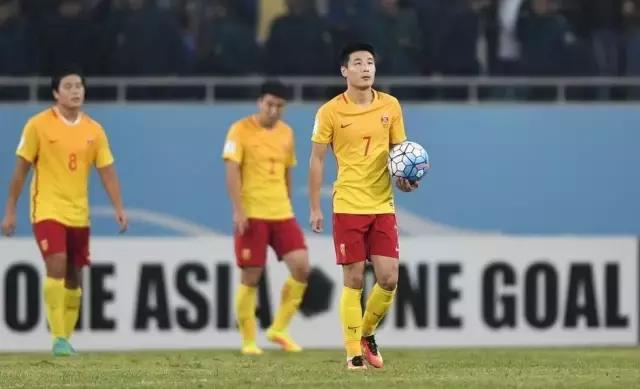 国足兵败12强赛的原因,国足1-3兵败越南比赛