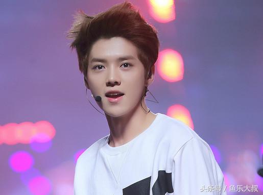 鹿晗西装图片手机壁纸,鹿晗最好看的一张图片