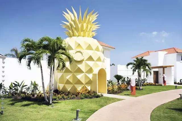 Travelers7|全球最短国际航班；住海绵宝宝公寓；飞机拍卖有乾坤