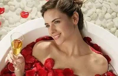 你洗澡用沐浴露还是香皂？医生说真相你一定猜不到！