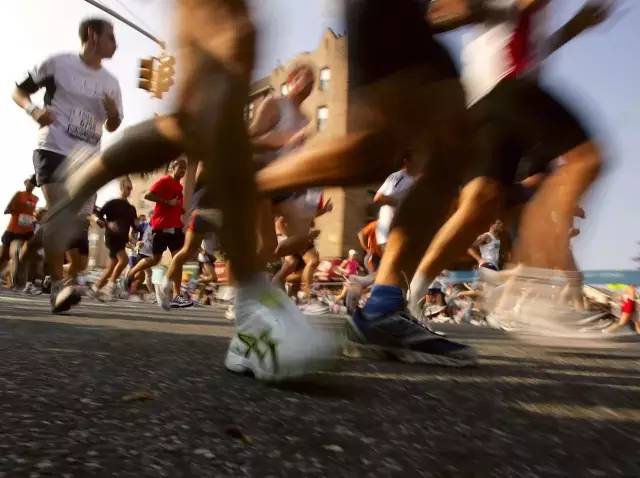 跑步者的快感,你知道跑步的人对身边人的伤害吗