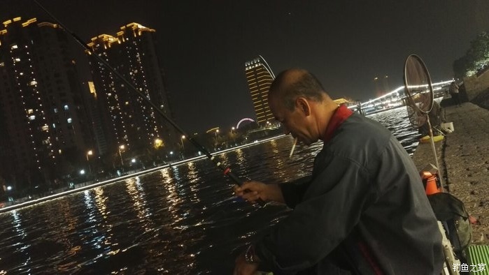 大连钓黑鱼用什么饵料最好,天津海河怎么钓大黑鱼