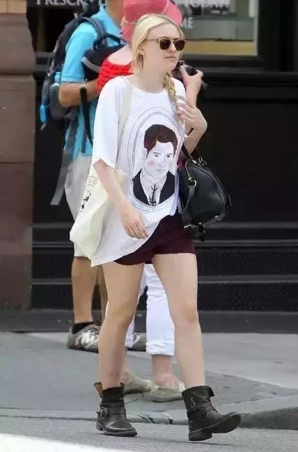 这些潮牌你认识吗街头采访,美国流行十大潮牌