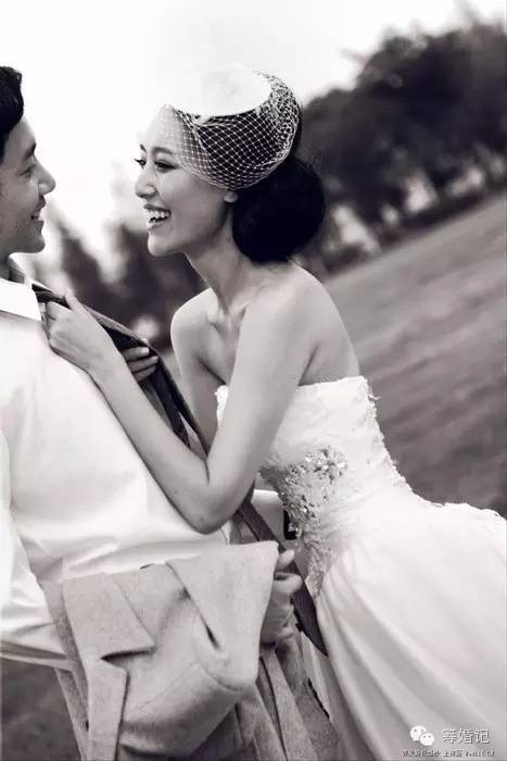 拍婚照pose技巧大全,搞怪婚纱照姿势的摆法