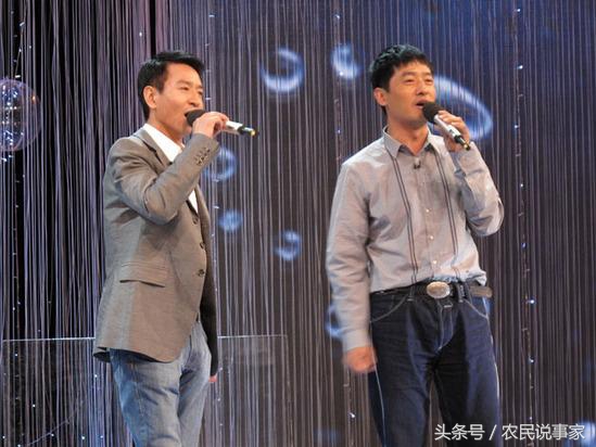哥弟俩出身农村,现在都成了一线明星